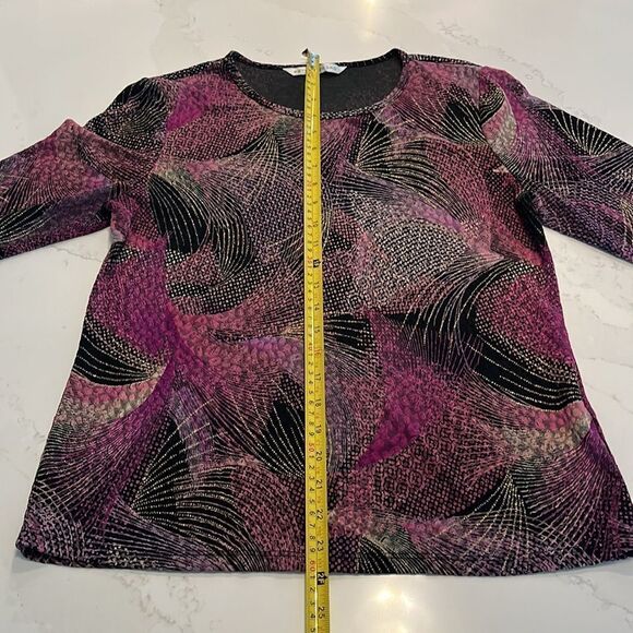 Peter Nygard LS Top-FREE W/Bundle Purchase - Picture 4 of 7